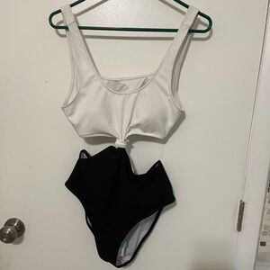 Cupshies 1 pc open middle black White Ribbed Bathing built in bra high waist
LG